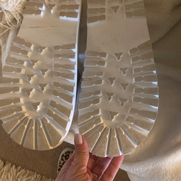 AUTHENTIC IN BOX Gucci Slides